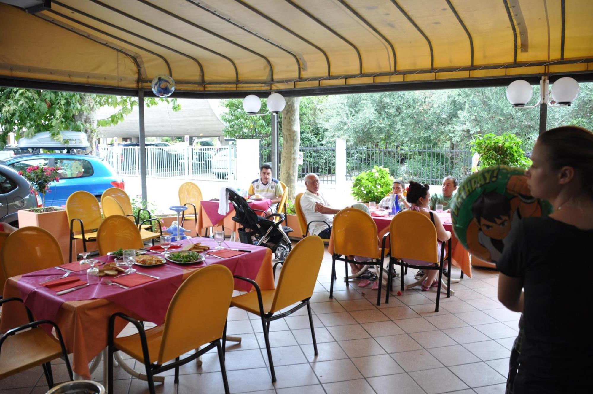 Hotel Orchidea Cesenatico Exterior foto