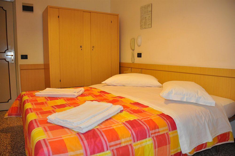 Hotel Orchidea Cesenatico Exterior foto