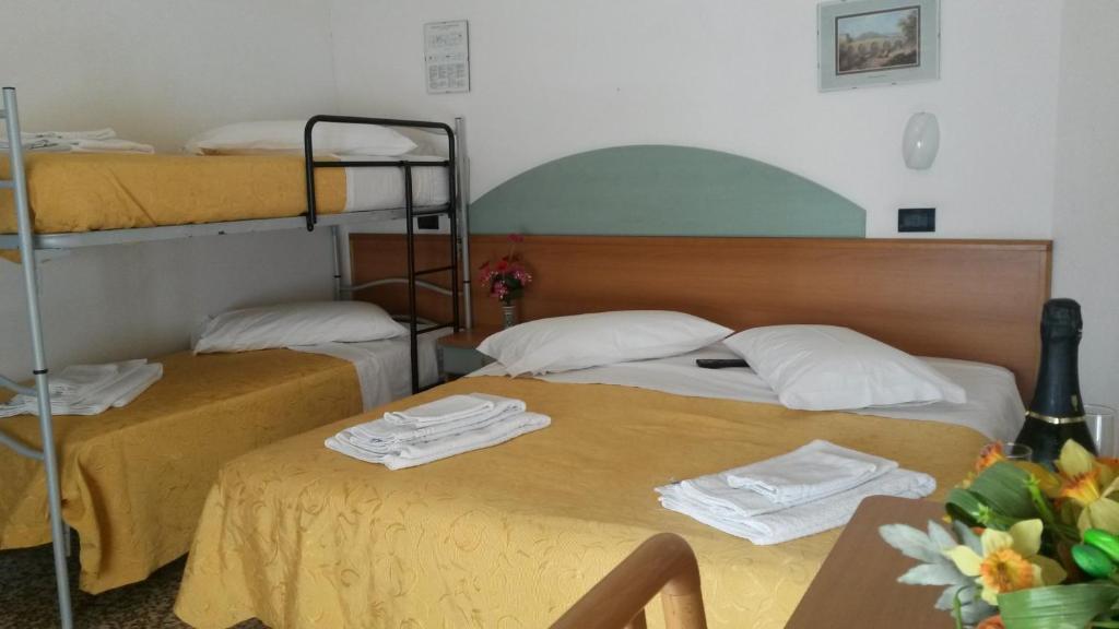 Hotel Orchidea Cesenatico Quarto foto